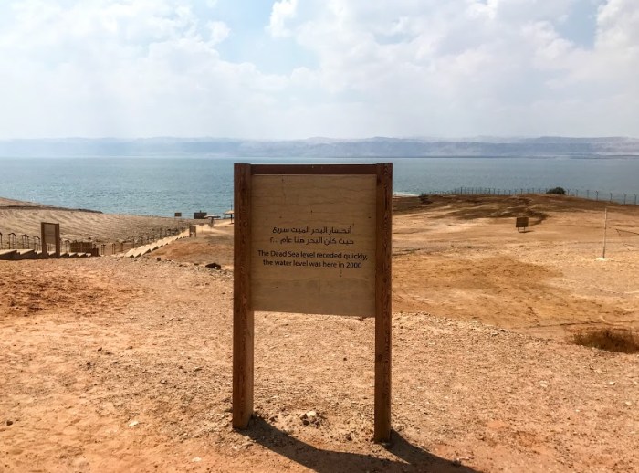 dead sea sign