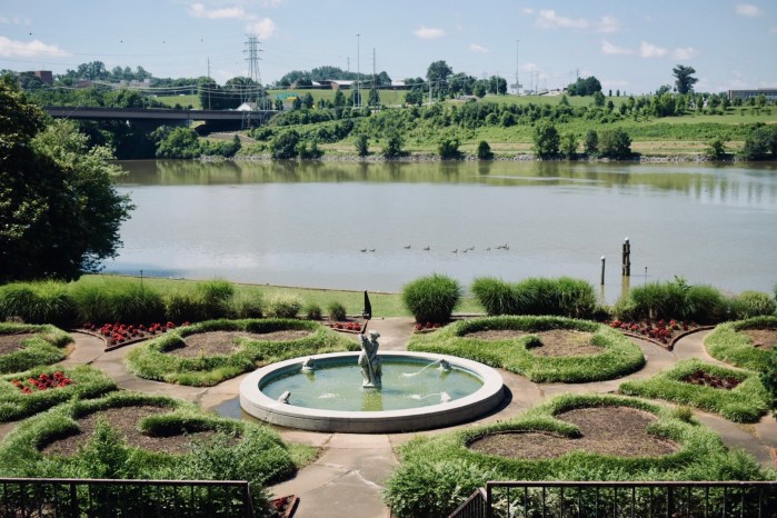 Crescent Bend Gardens